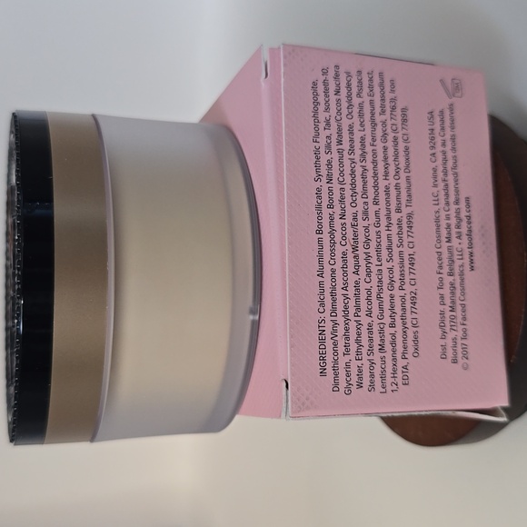 Too Faced Born This Way Ethereal Setting Powder - Translucent - Picture 6 of 12